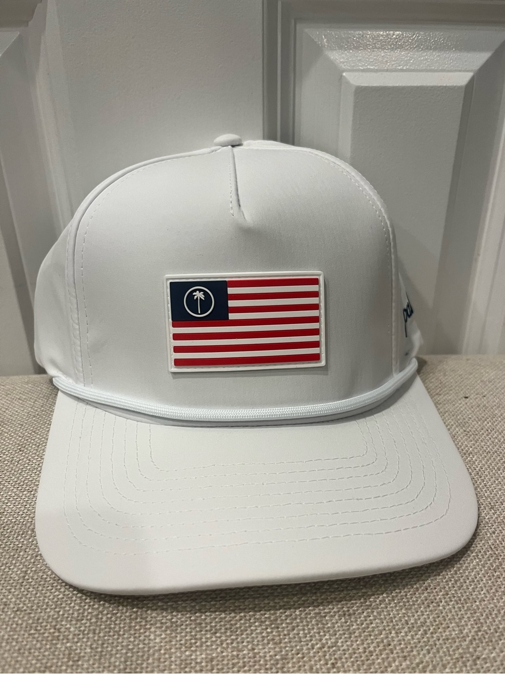 NWT PALM GOLF MEN'S PERFORMANCE SNAPBACK HAT- WHITE